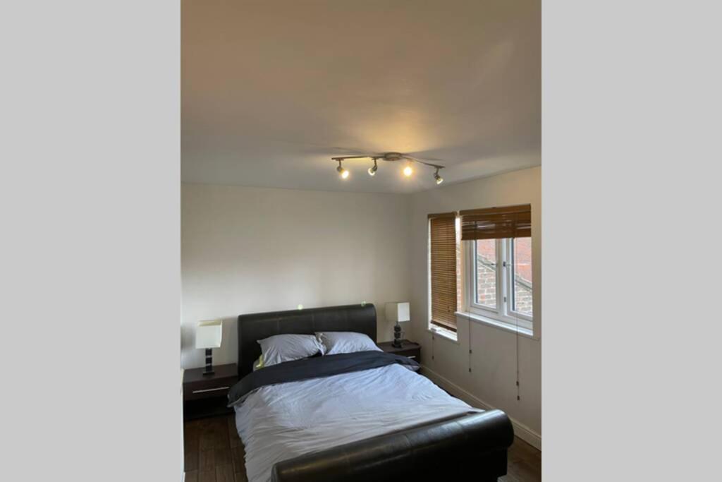 לונדון Beautiful Apartment Right Off Of Broadway Market מראה חיצוני תמונה